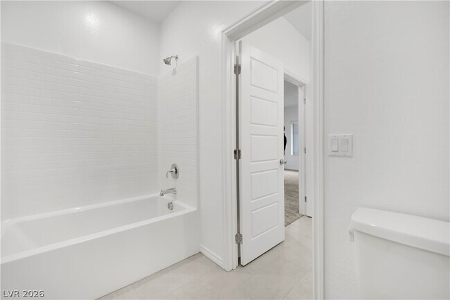 Building Photo - 600 N Carriage Hill Dr