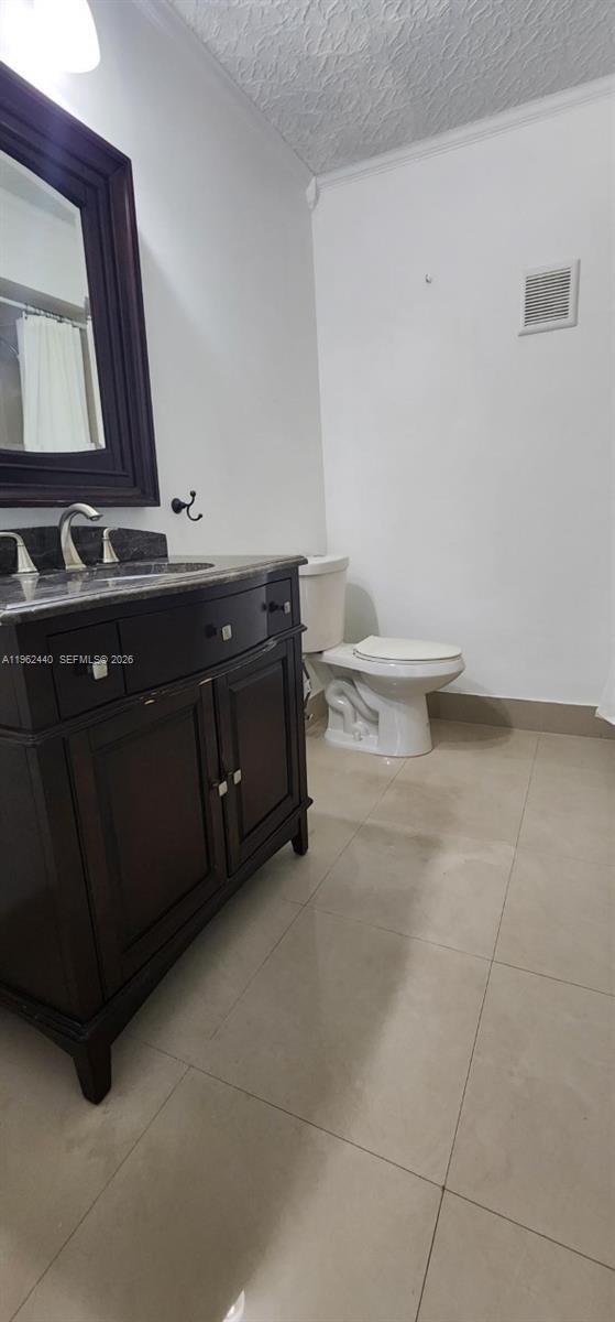 Building Photo - 23 N Valencia Dr