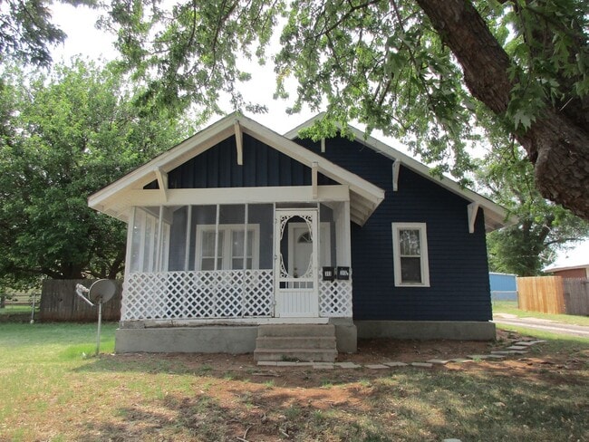 Primary Photo - Cute Bungalow with a screened in front porch