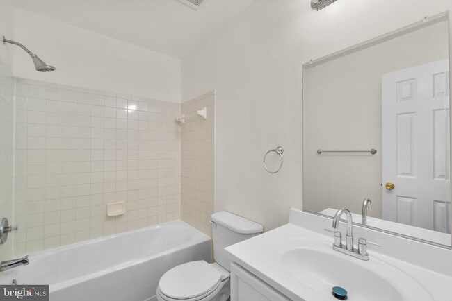 Building Photo - 111 Cavenrock Ct