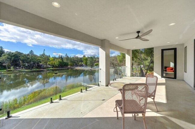 Building Photo - Waterfront 4 bed 4 bath 3,887 sq. ft.