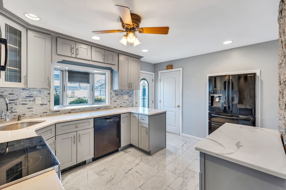 Building Photo - 45 Walnut Ln