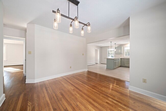 Building Photo - 44 Elm St