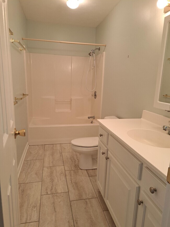 Building Photo - 1908 Joslyn Dr