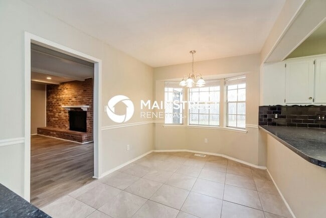Building Photo - 3 Bedroom Pet-Friendly Home in OKLAHOMA CITY, OK with Main Street Renewal