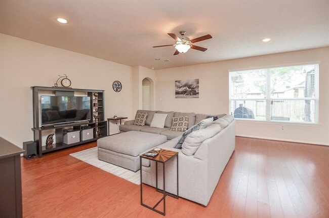 Building Photo - 24923 Diamond Ranch Dr