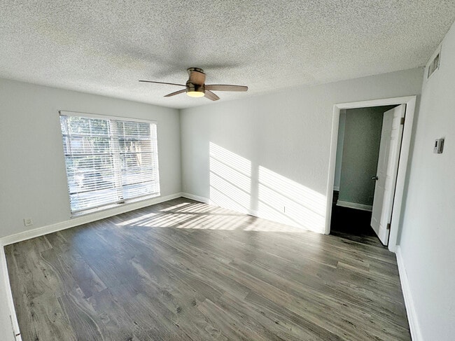 Building Photo - 4501 Treehouse Ln