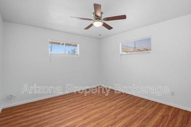 Building Photo - 2110 S Granada Dr
