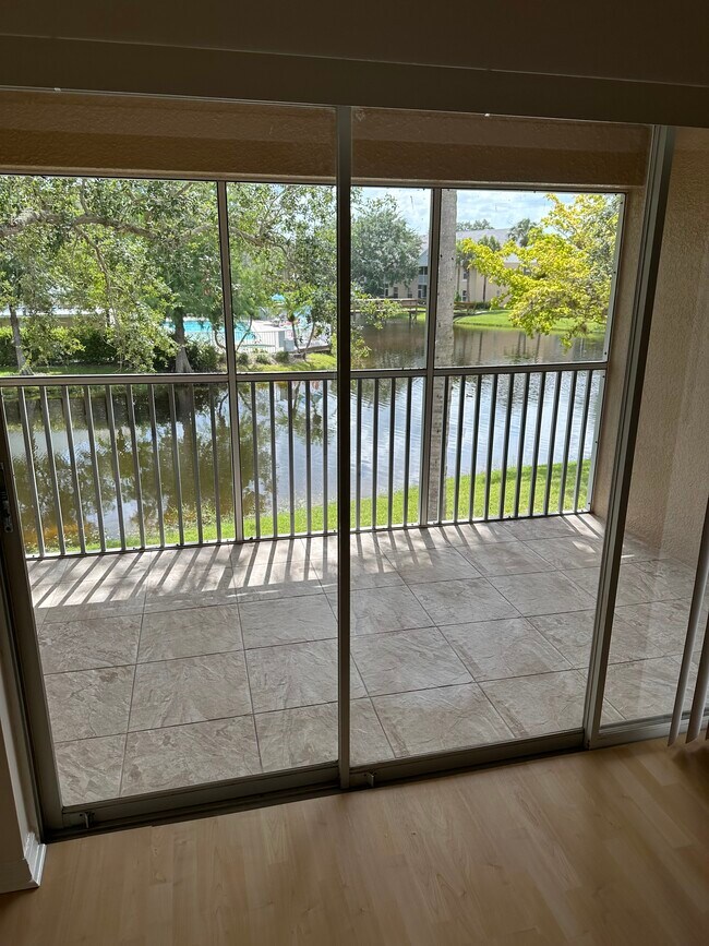Building Photo - 156 Pebble Shores Dr