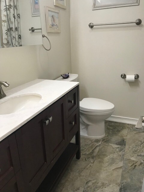 Building Photo - GREAT 3/2/1 SINGLE FAMILY HOME MINUTES TO ...