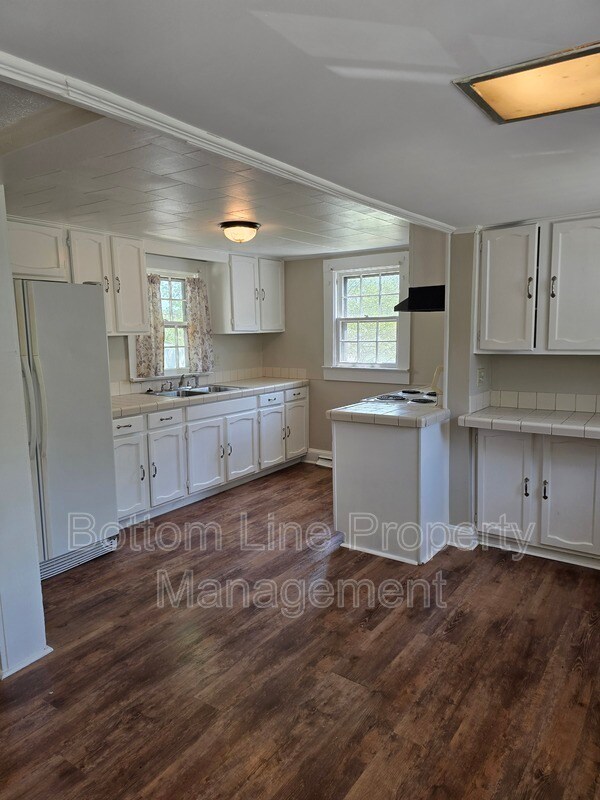 Building Photo - 184 Cabarrus Ave E