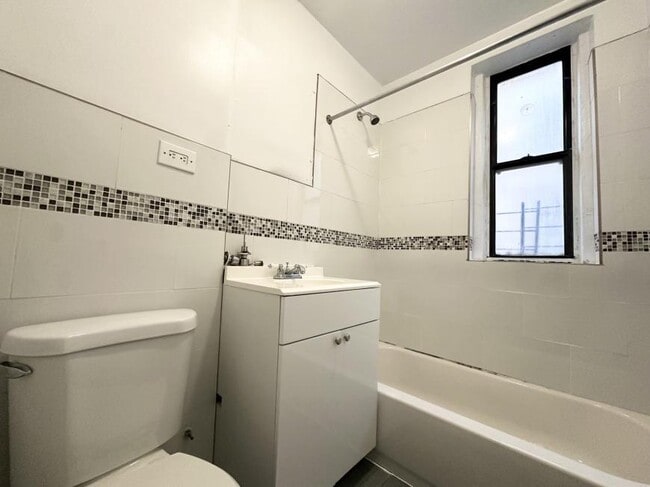 Building Photo - 1 bedroom in NEW YORK NY 10040