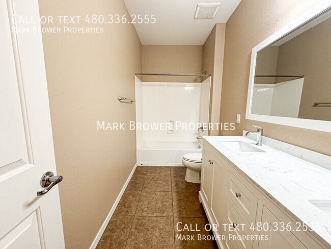 Building Photo - 1124 W Fir Tree Rd