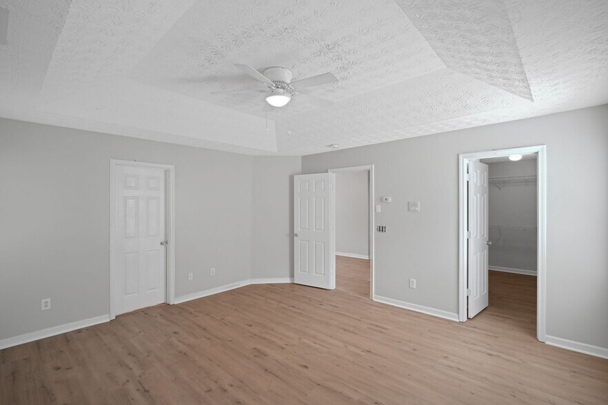 Building Photo - 415 Silver Spring St