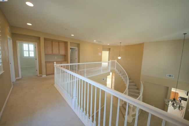 Building Photo - 1612 Marina Way