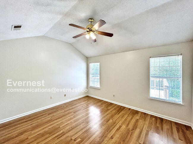 Building Photo - 9299 Grove Manor Dr