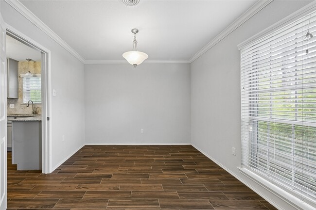Building Photo - 5402 Queensloch Dr