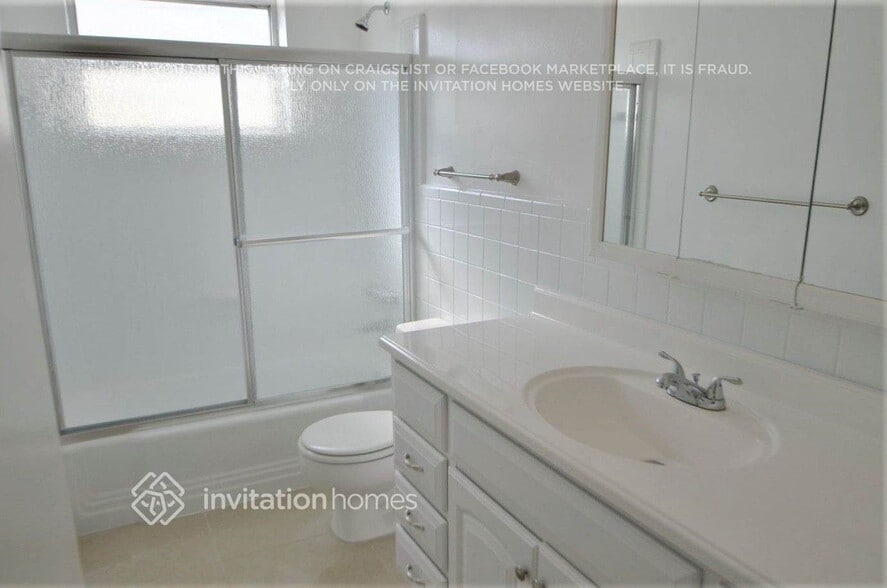 Building Photo - 1141 N 66 Terrace