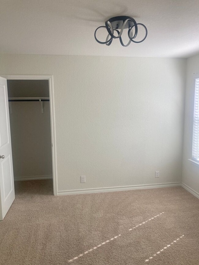 Building Photo - ZERO APPLICATION FEE FOR THIS STUNNING 4 BR, SINGLE STORY HOME!