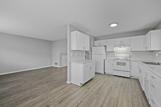 Primary Photo - 924 SE 9th Ave