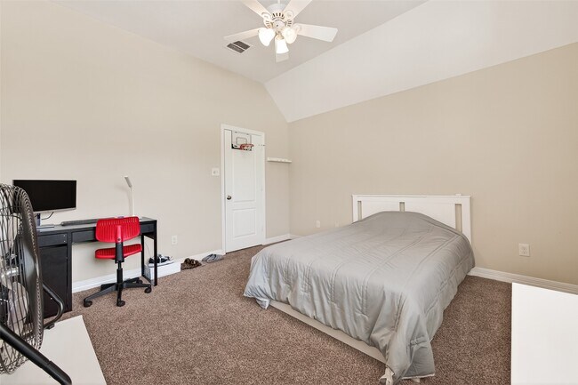 Building Photo - 4311 Red Oak Grove Ct