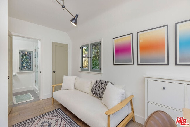 Building Photo - 5767 Tuxedo Terrace