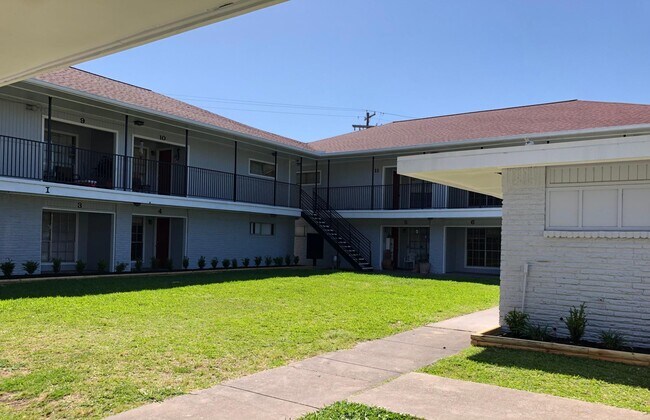 Courtyard - 2200 S Gordon St