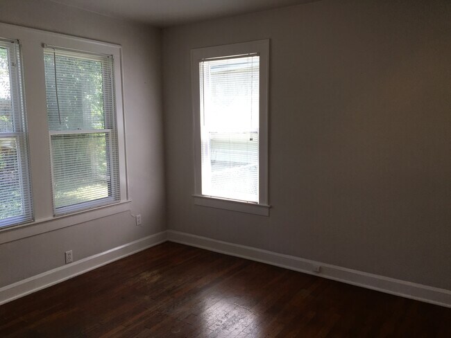 Building Photo - 812 E 30th St