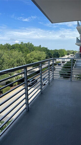 Building Photo - 7661 NW 107th Ave