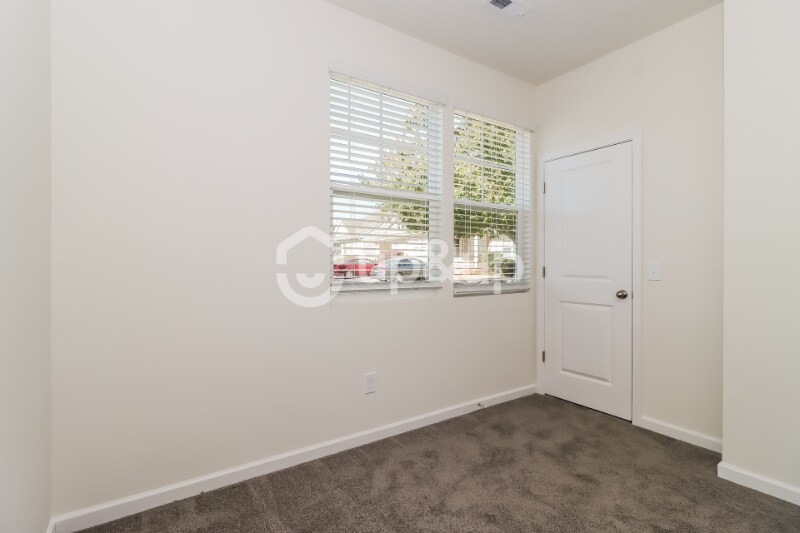 Building Photo - 929 Ranchero St