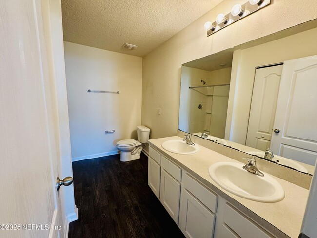 Building Photo - 8390 Meadow Walk Ln