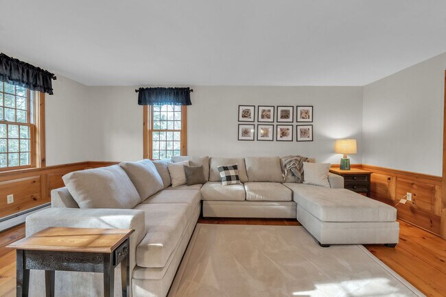 Building Photo - 73 Champeaux Rd