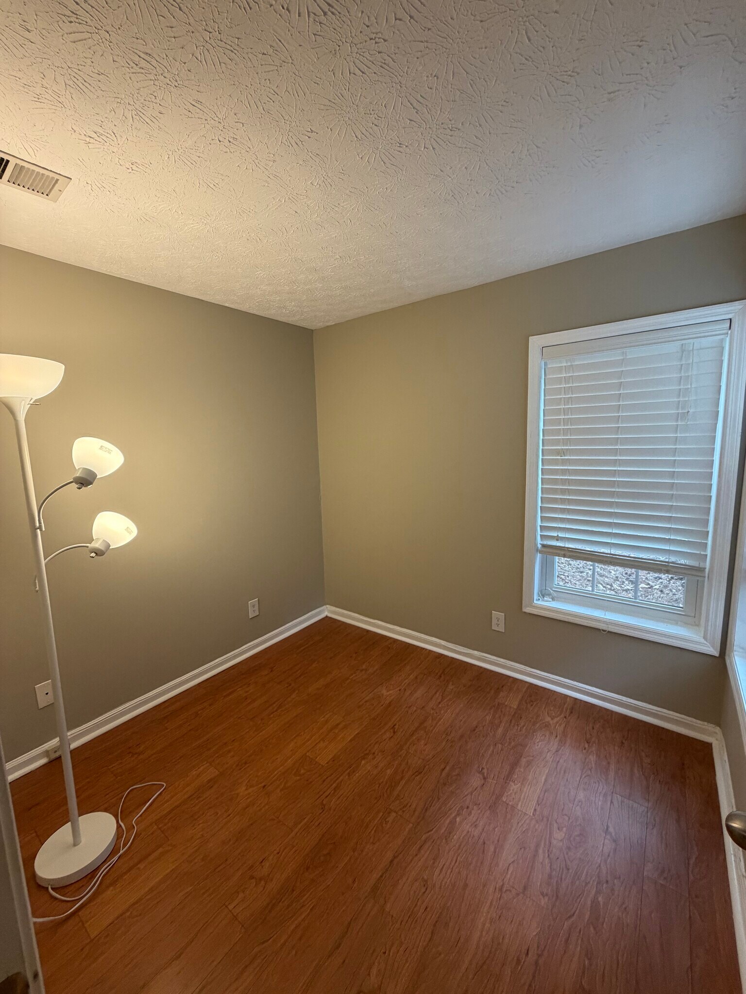 Building Photo - 1394 N Crossing Dr NE