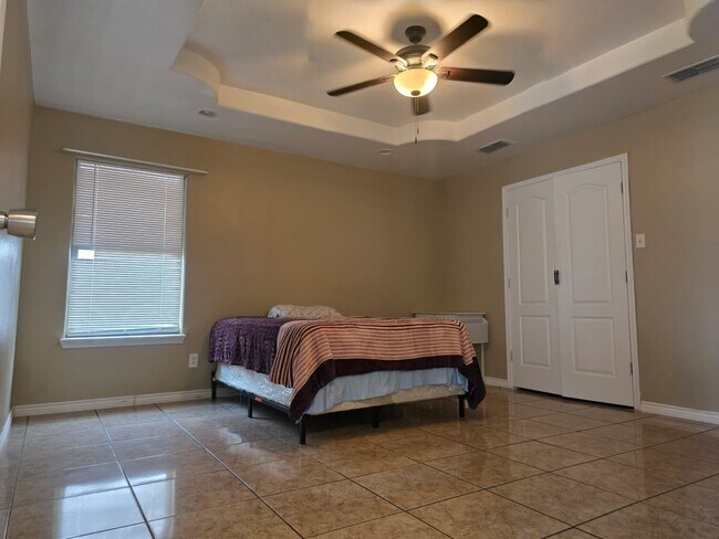 Building Photo - 1424 Franc Cigarroa Drive
