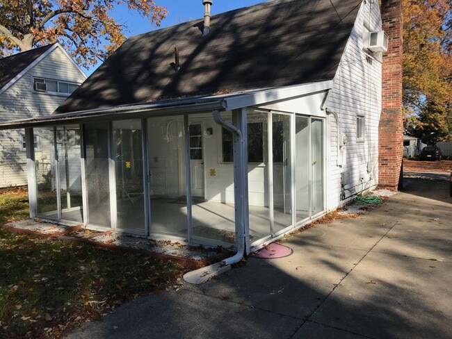 Building Photo - 1740 Hanover St