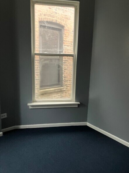 Building Photo - 650 W 61st St