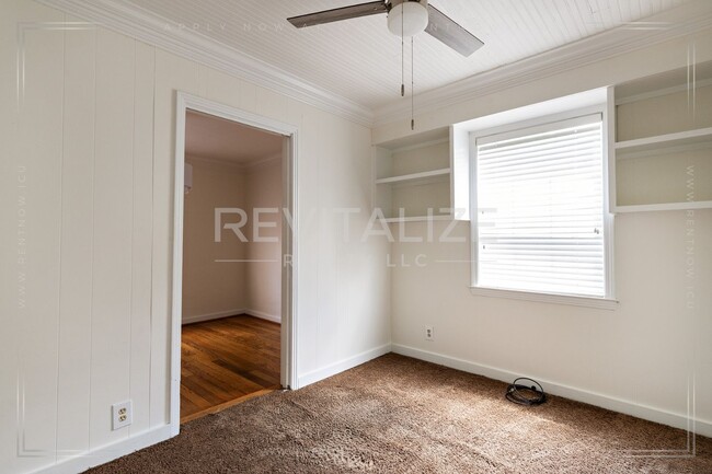 Building Photo - Beautiful 2 Bedroom/1 Bathroom in Springhi...