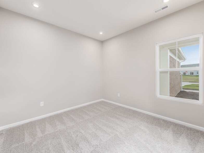 Building Photo - 1550 Day Break Lp