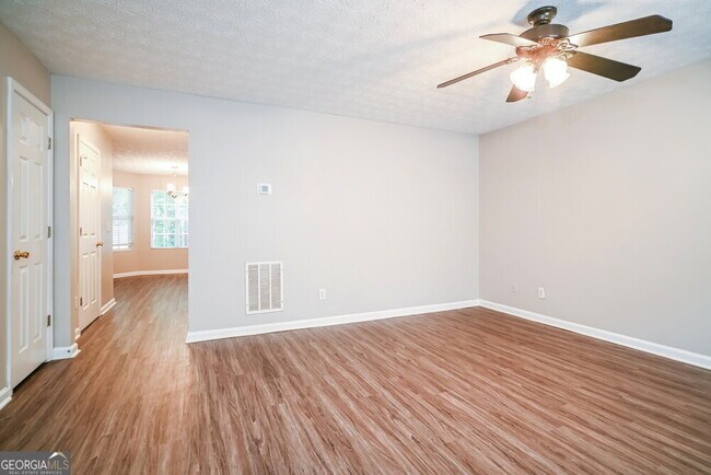 Building Photo - 1351 Hollenbeck Ln