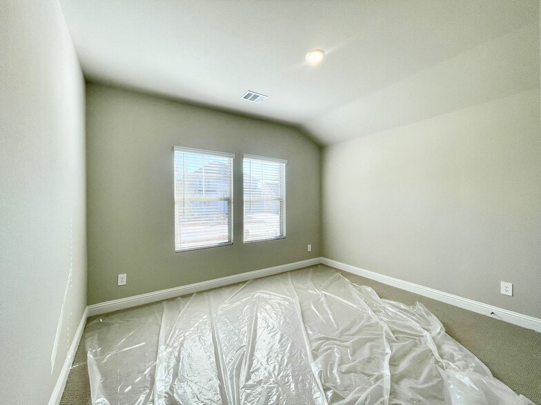 Building Photo - 1203 Mahogany Dr