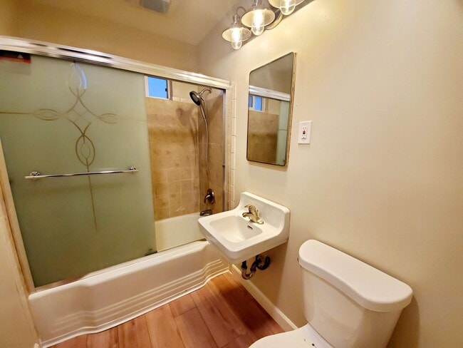 Building Photo - 2 bedroom home with garage, solar power, A...