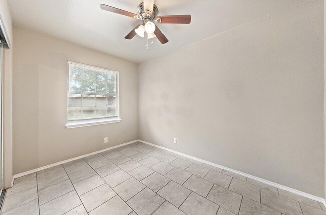 Building Photo - 10 Rawhide Cir
