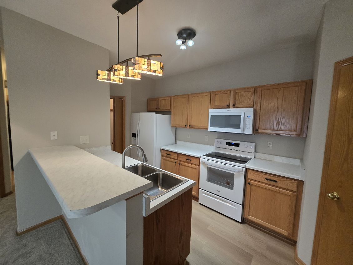 Building Photo - 950 67th St