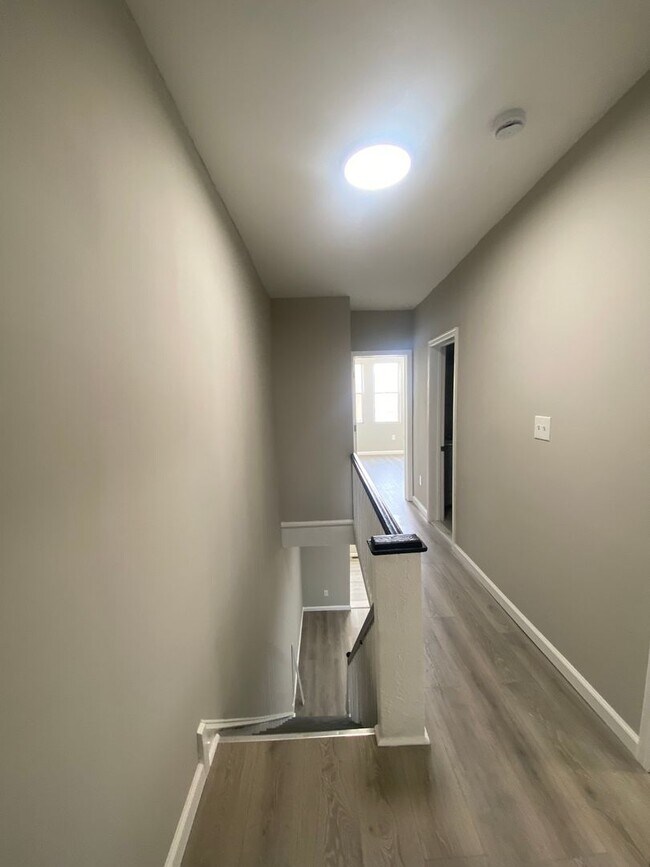 Building Photo - Remodeled  Home - Ogontz