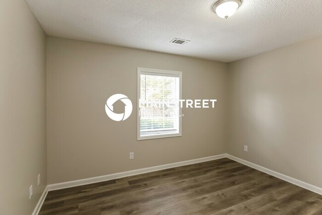 Building Photo - 2535 Valient Dr