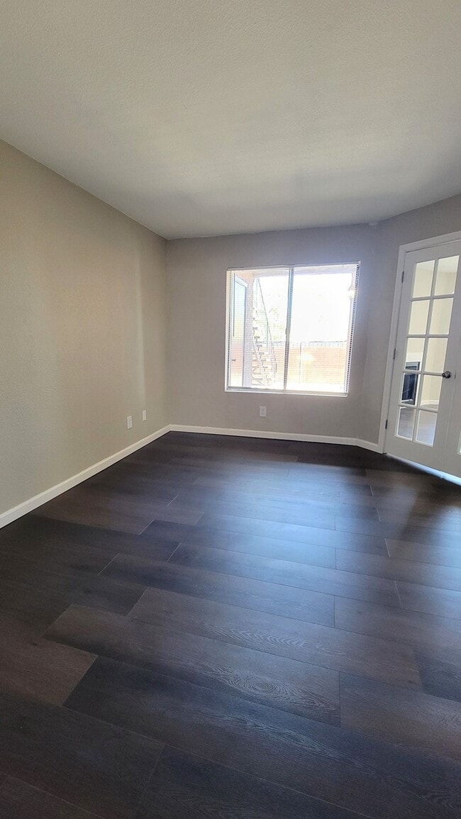 Building Photo - Cozy 1BR/1BA Condo Near Pima College & Dow...