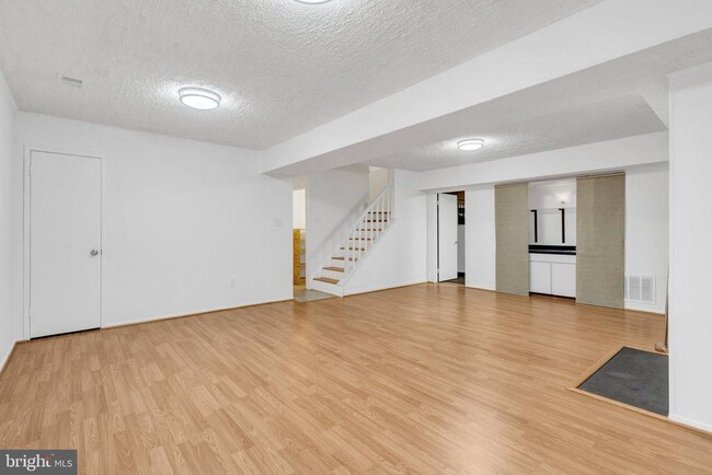 Building Photo - 2990 Borge St