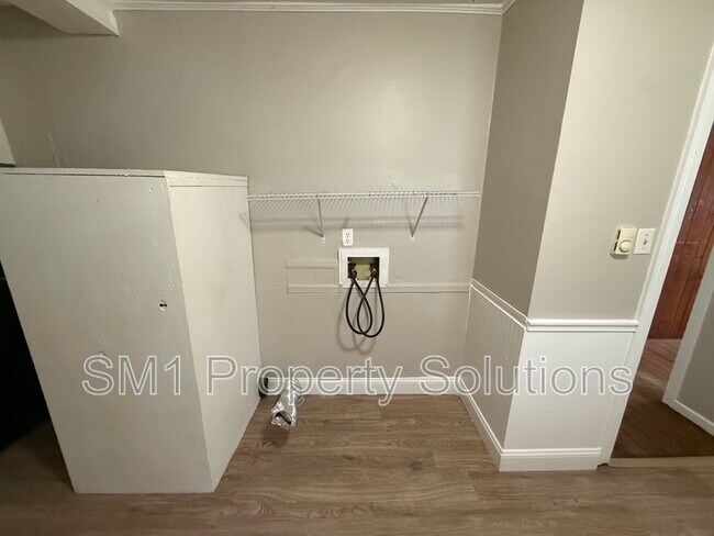 Building Photo - 1036 Nancy Ln SE