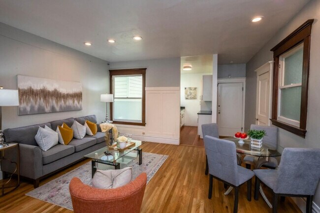 Building Photo - 1081 Pine St