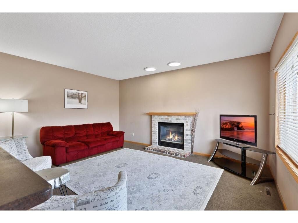 Building Photo - 2142 Groveland Way